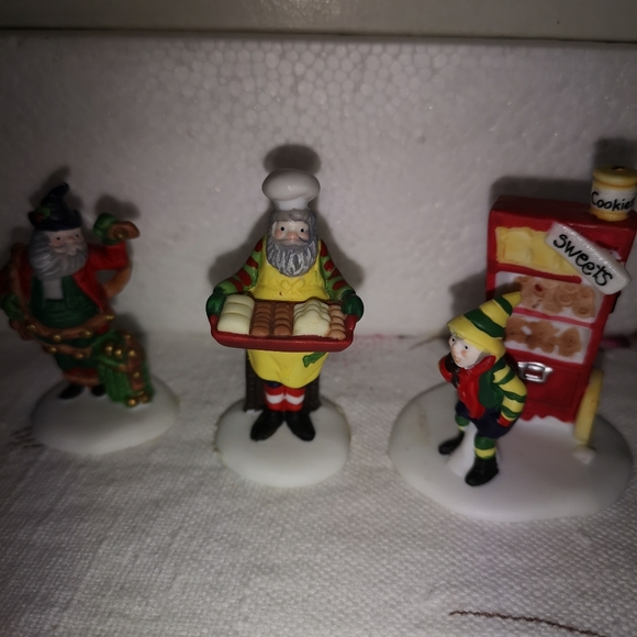 Department 56 Bakers Elves (Set of 3) - Picture 6 of 11